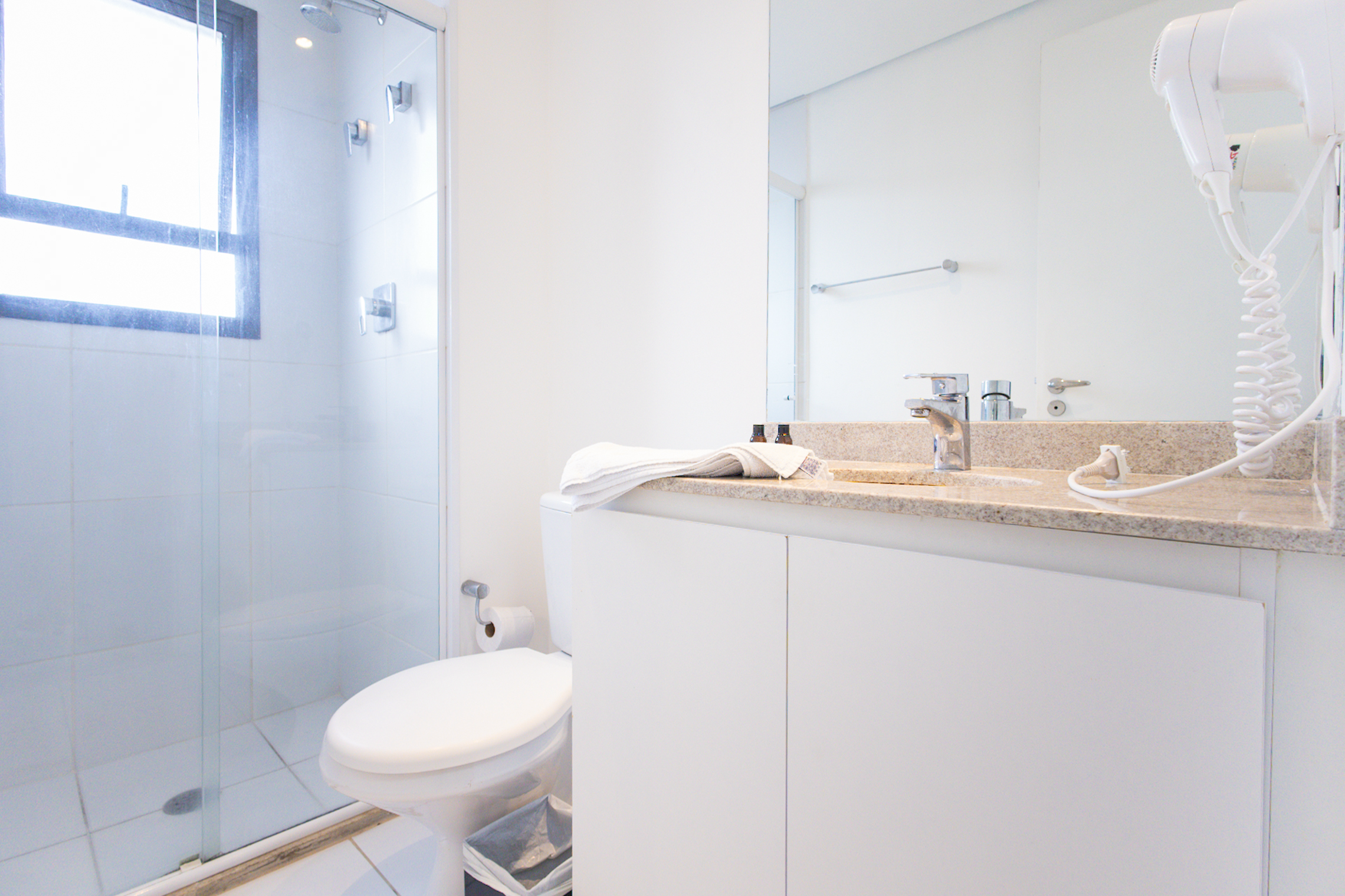 Setin Downtown Genebra - 68468 - Banheiro
