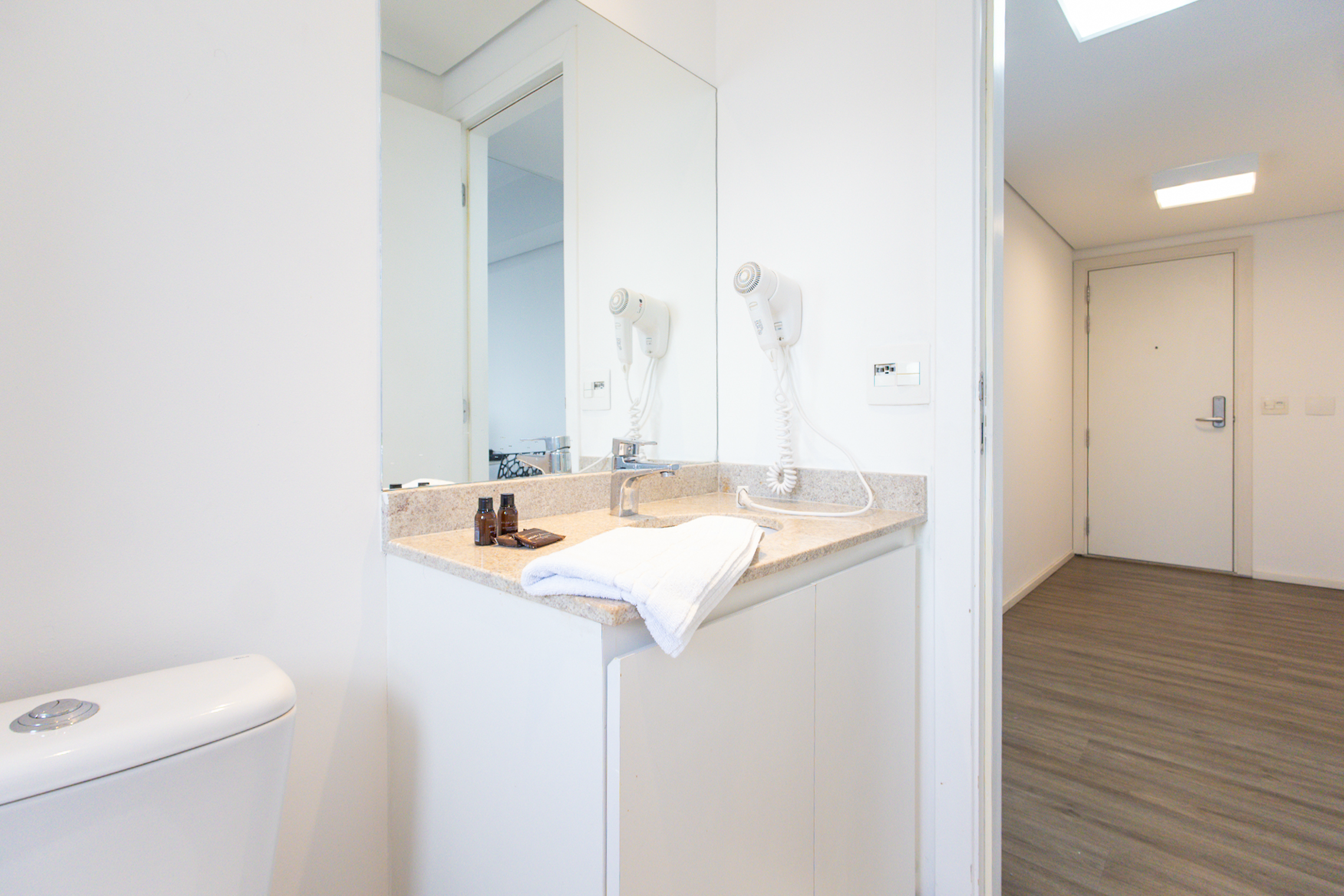 Setin Downtown Genebra - 68468 - Banheiro