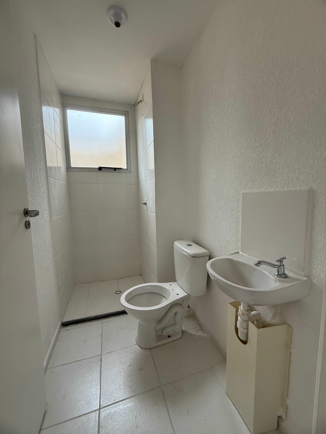Residencial Vida Alegre Sarandi Apto 401 Bloco 28 - 76868 - Banheiro
